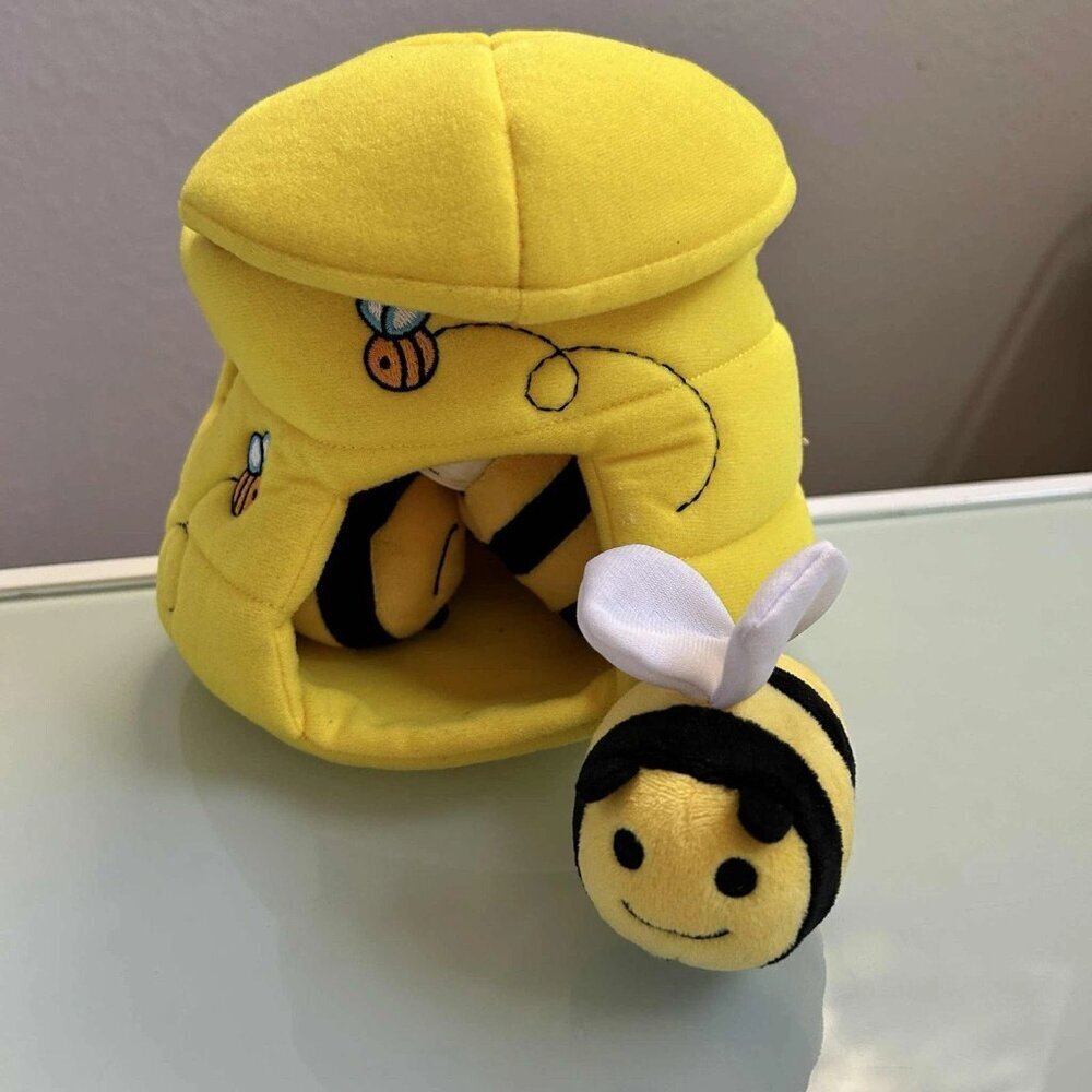 Lakeshore Sensory Learning 5pc Playset - Plush Beehive with 5 bumblebees